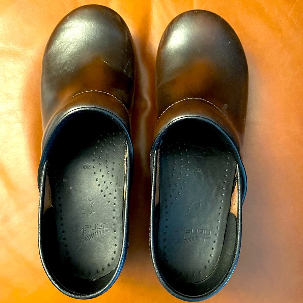Dansko clogs- hardly worn
